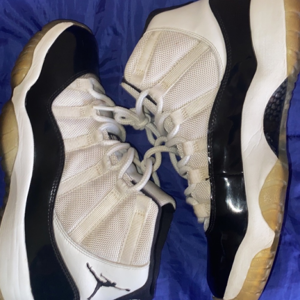 Air Jordan 11 Concord 2011
